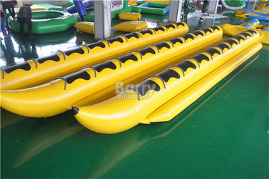 Het gele Opblaasbare Speelgoed van het het Geteerde zeildoekwater van pvc van de Banaanboot voor Waterpark
