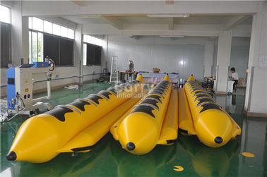 Het gele Opblaasbare Speelgoed van het het Geteerde zeildoekwater van pvc van de Banaanboot voor Waterpark